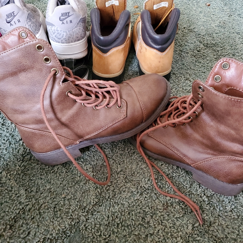 Dress boots